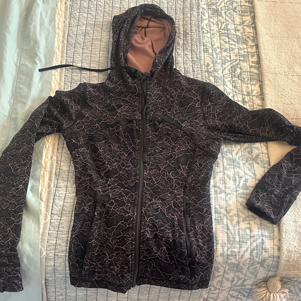 Lululemon women’s jacket